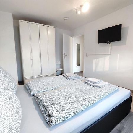 New High Speed Wifi - Elegantes 2 Schlafzimmer Apart Mit 3 Betten Pforzheim Exterior foto